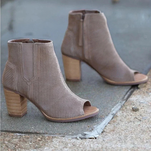 TOMS Majorca Shoe - ankle boot size 8 - Picture 1 of 5